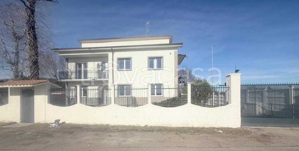 locale commerciale in vendita a Monza