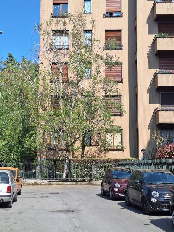 appartamento in vendita a Monza in zona Ospedale San Gerardo