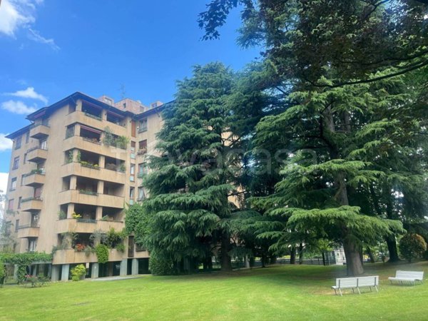 appartamento in vendita a Monza in zona Ospedale San Gerardo