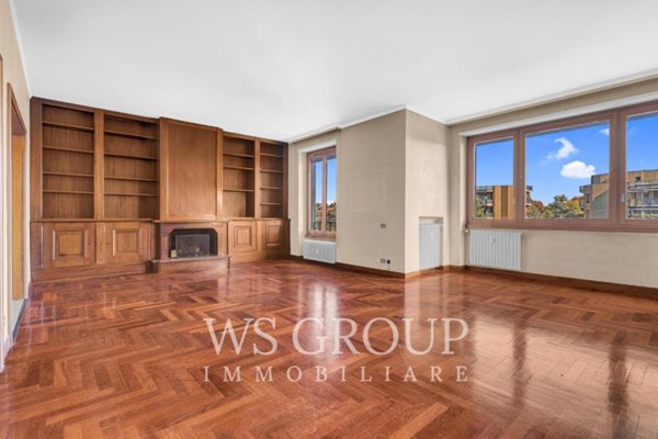 appartamento in vendita a Monza in zona Centro Storico