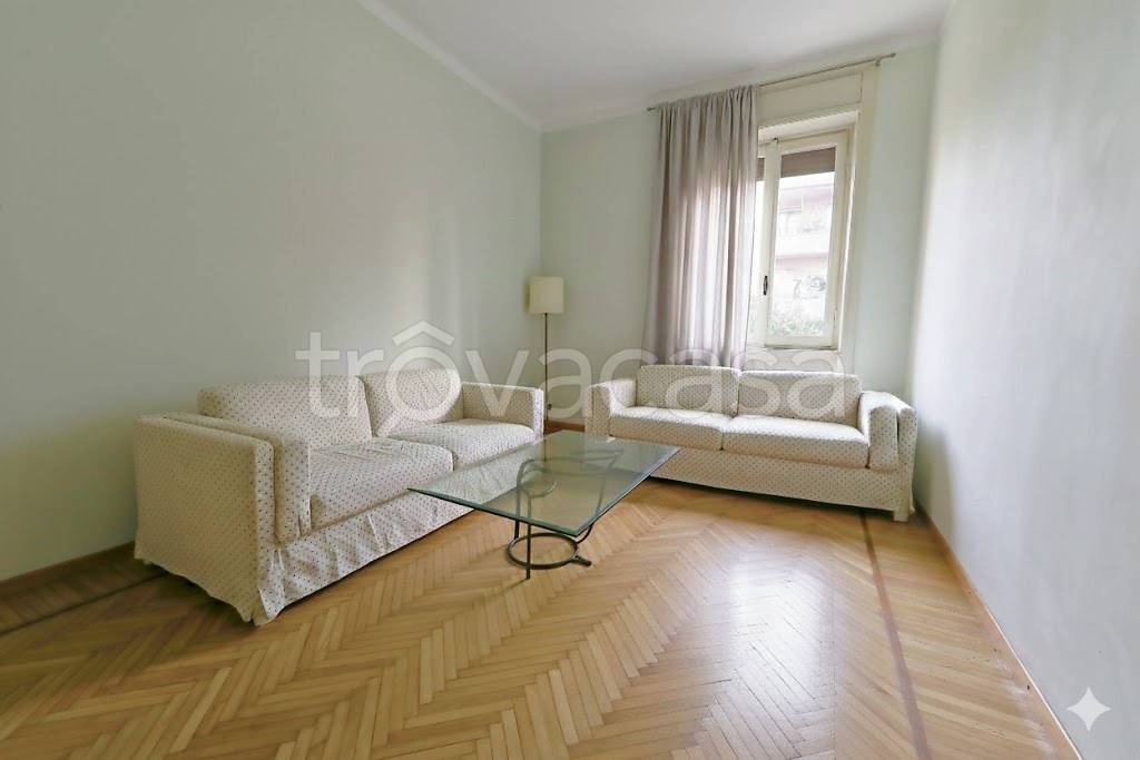 appartamento in vendita a Monza in zona Centro Storico