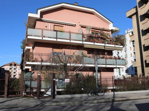 appartamento in vendita a Monza in zona Centro Storico