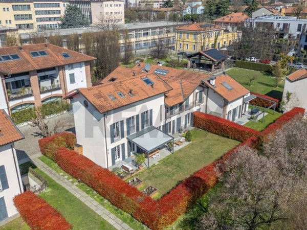 casa indipendente in vendita a Monza in zona Centro Storico