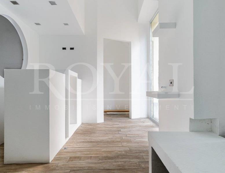 negozio in vendita a Monza in zona Centro Storico