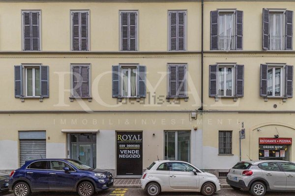 negozio in vendita a Monza in zona Centro Storico