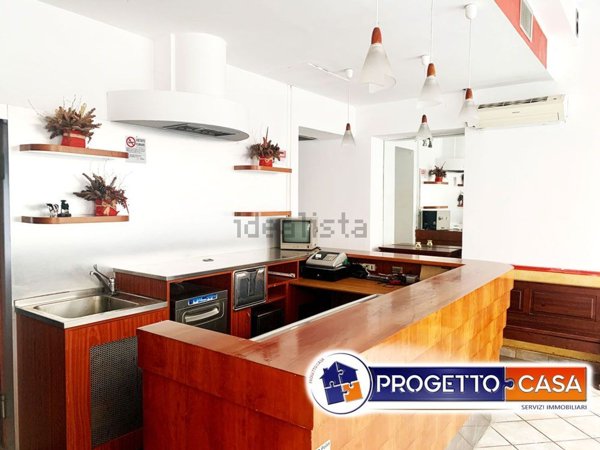 locale commerciale in vendita a Monza in zona Centro Storico