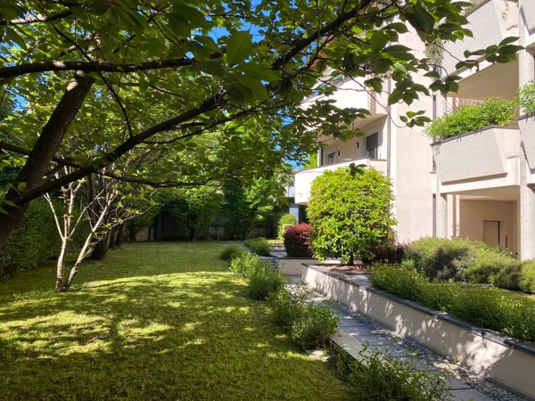 appartamento in vendita a Monza in zona Centro Storico