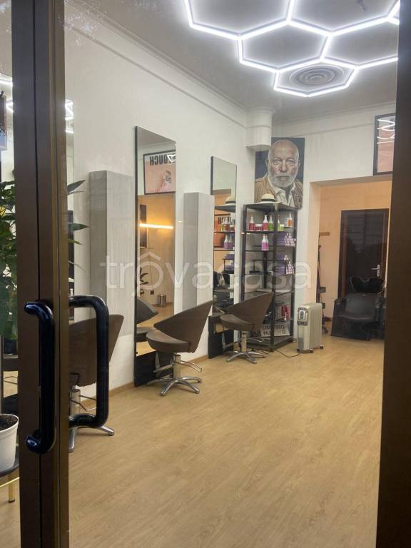 negozio in vendita a Monza