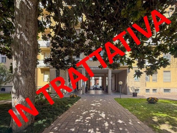 appartamento in vendita a Monza in zona Centro Storico