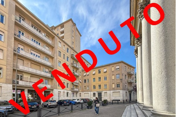 appartamento in vendita a Monza in zona Centro Storico