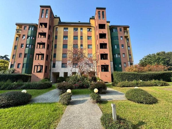 appartamento in vendita a Monza in zona Centro Storico