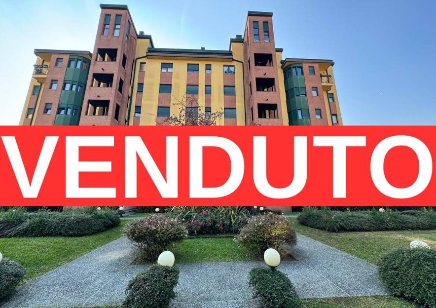 appartamento in vendita a Monza in zona Centro Storico