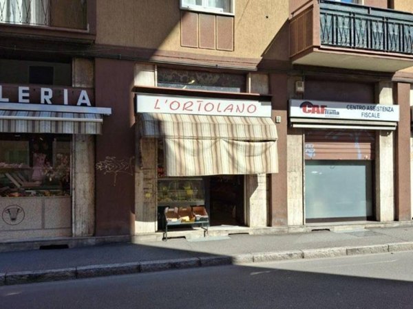 negozio in vendita a Monza in zona Centro Storico
