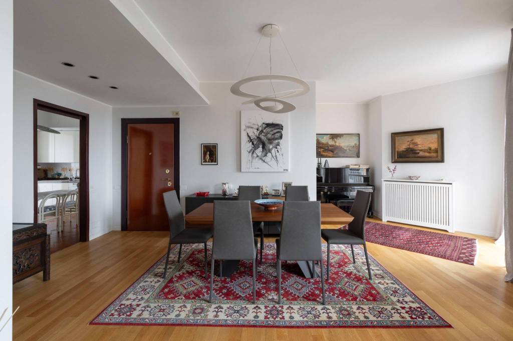 appartamento in vendita a Monza in zona Centro Storico