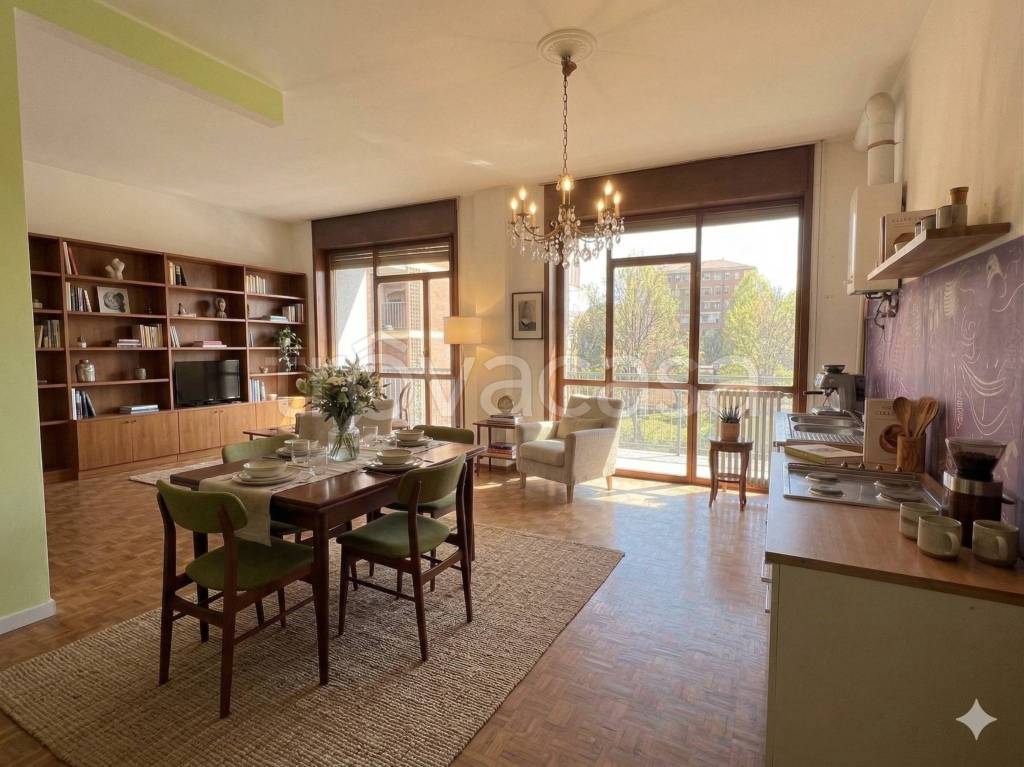 appartamento in vendita a Monza in zona Centro Storico