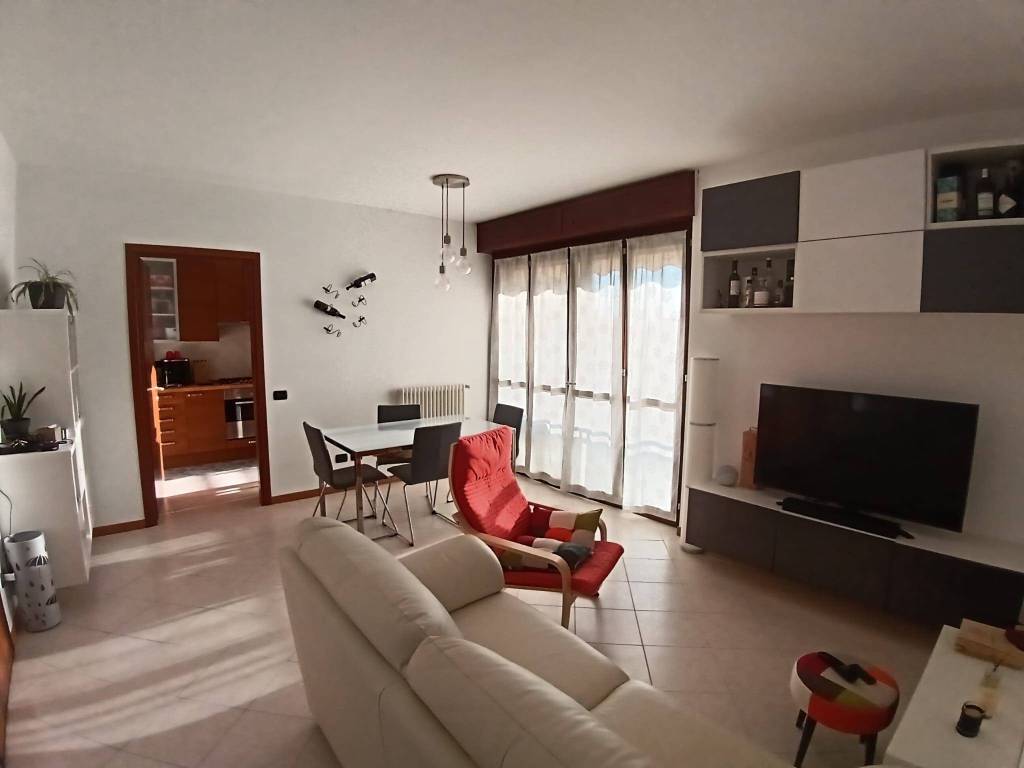 appartamento in vendita a Monza in zona Centro Storico