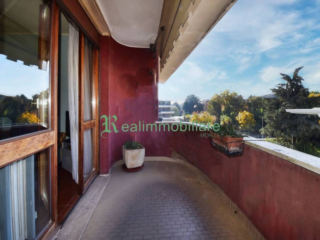 appartamento in vendita a Monza in zona Ospedale San Gerardo