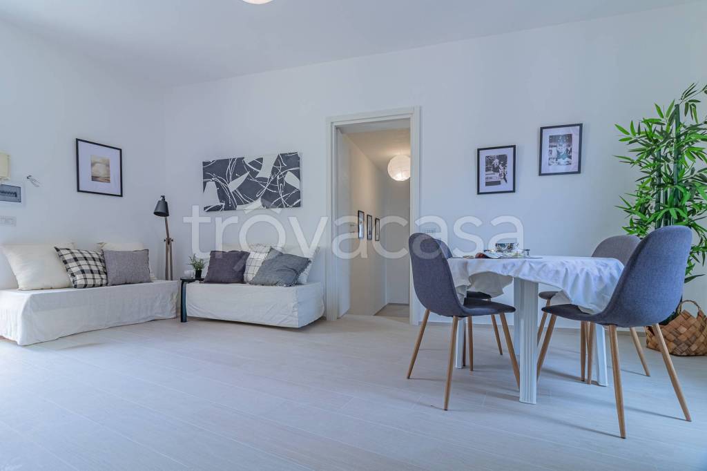 appartamento in vendita a Monza in zona Centro Storico