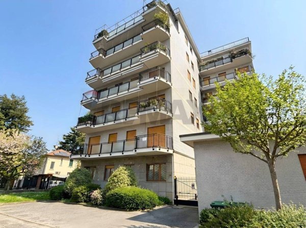 appartamento in vendita a Monza in zona Centro Storico