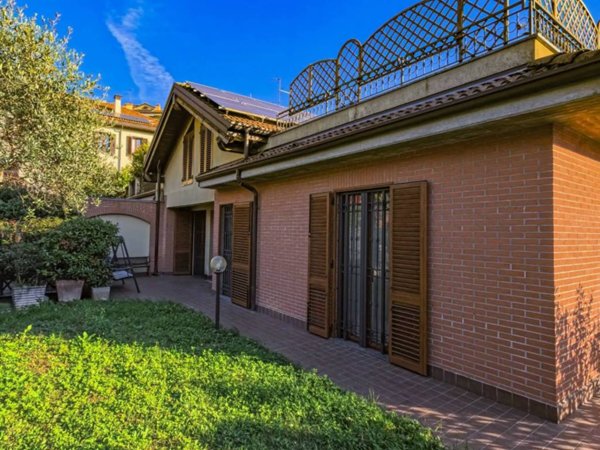 casa indipendente in vendita a Monza in zona Centro Storico