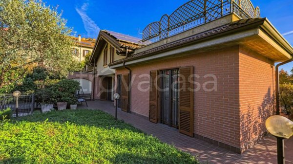 casa indipendente in vendita a Monza in zona Centro Storico