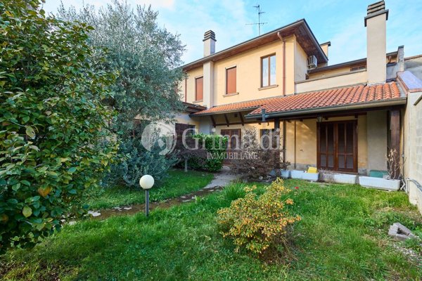 casa semindipendente in vendita a Monza in zona Centro Storico
