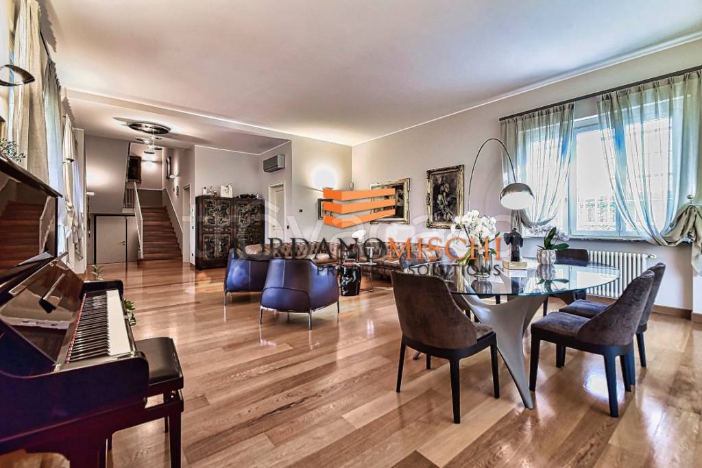 casa indipendente in vendita a Monza