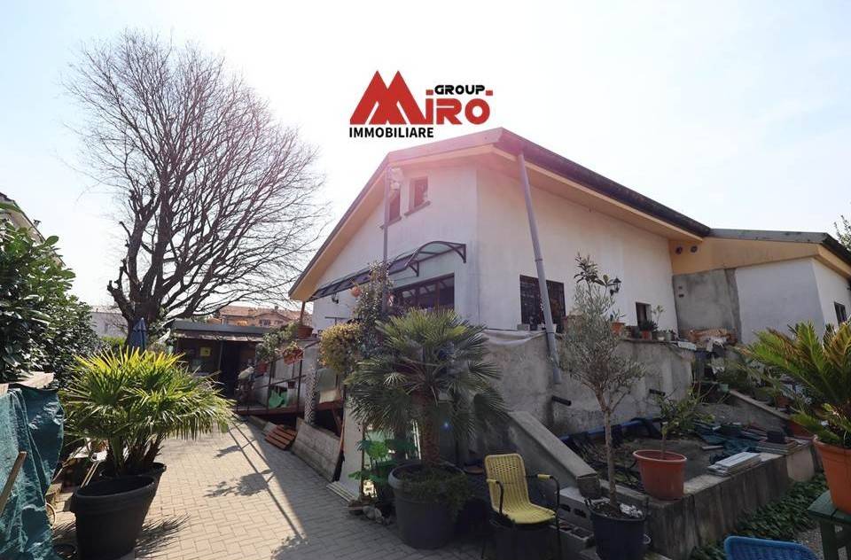 casa indipendente in vendita a Monza