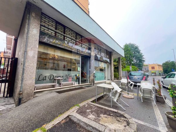 negozio in vendita a Monza in zona Centro Storico
