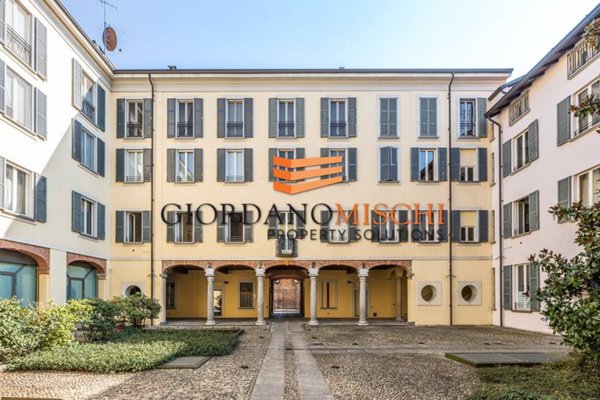 appartamento in vendita a Monza in zona Centro Storico