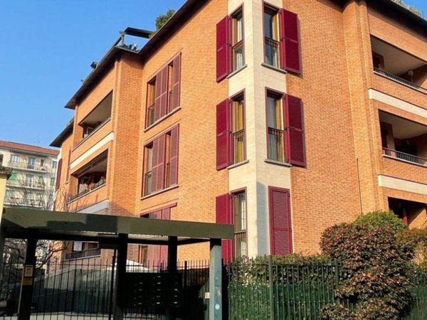 appartamento in vendita a Monza in zona Centro Storico