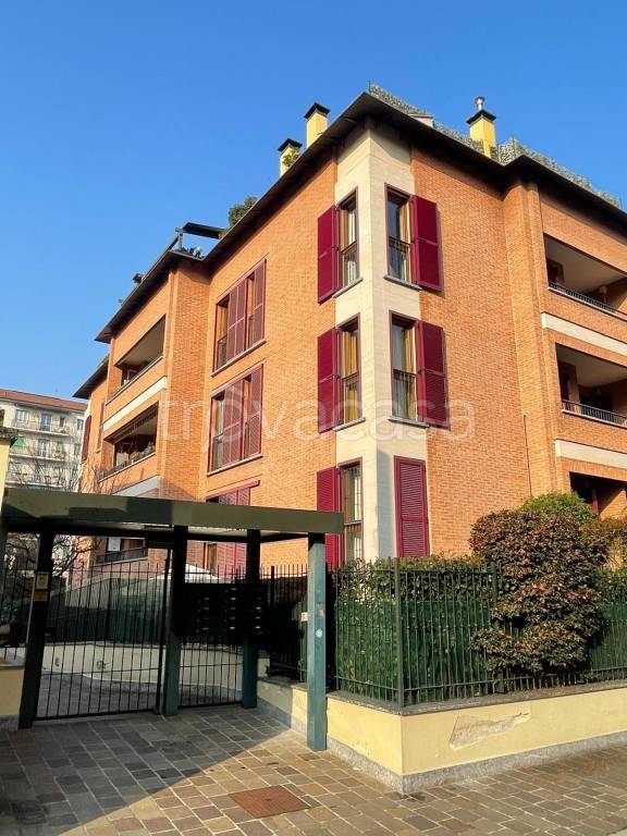 appartamento in vendita a Monza in zona Centro Storico