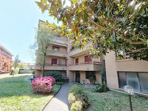 appartamento in vendita a Monza in zona Ospedale San Gerardo