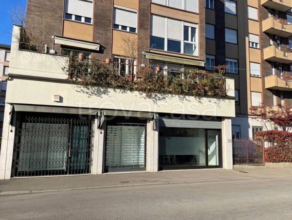 negozio in vendita a Monza