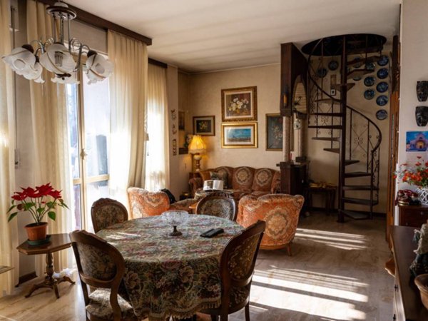 appartamento in vendita a Monza in zona Centro Storico