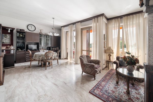 appartamento in vendita a Monza in zona Centro Storico