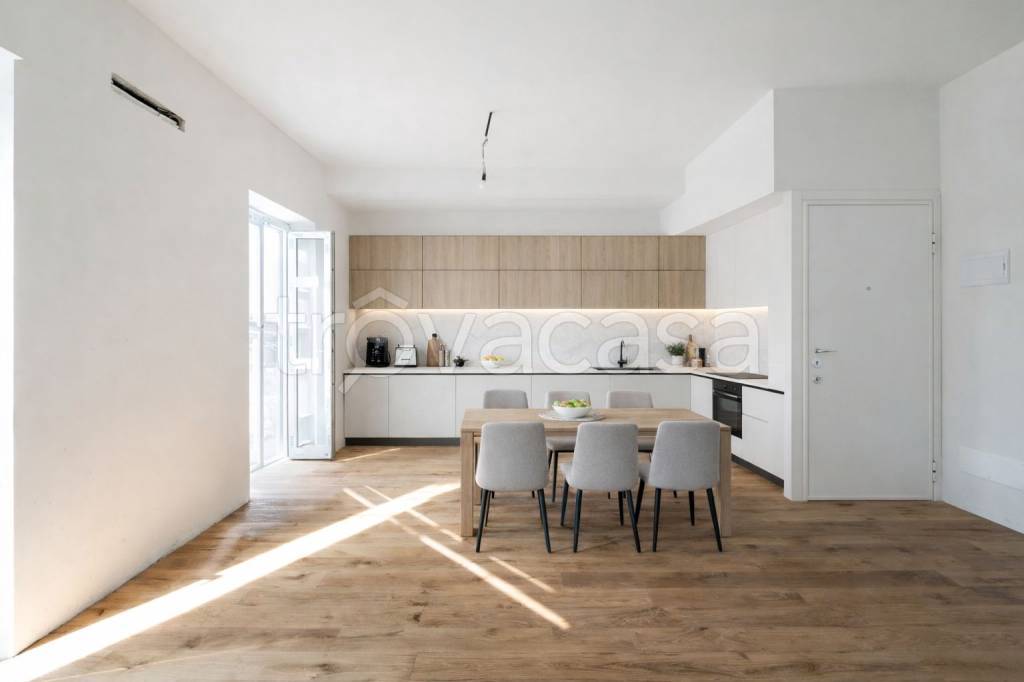 appartamento in vendita a Monza in zona Centro Storico