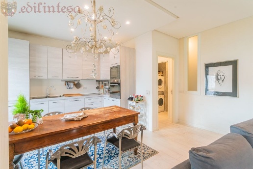 appartamento in vendita a Monza in zona Centro Storico