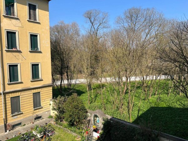 appartamento in vendita a Monza in zona Centro Storico