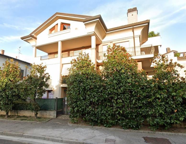 casa indipendente in vendita a Monza
