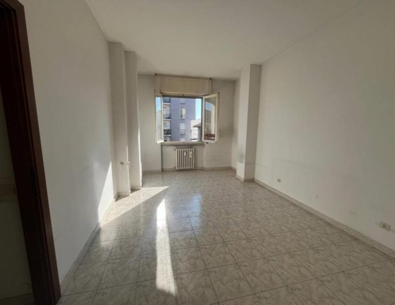 appartamento in vendita a Monza in zona Centro Storico