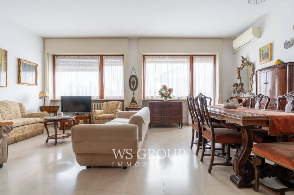 appartamento in vendita a Monza in zona Centro Storico