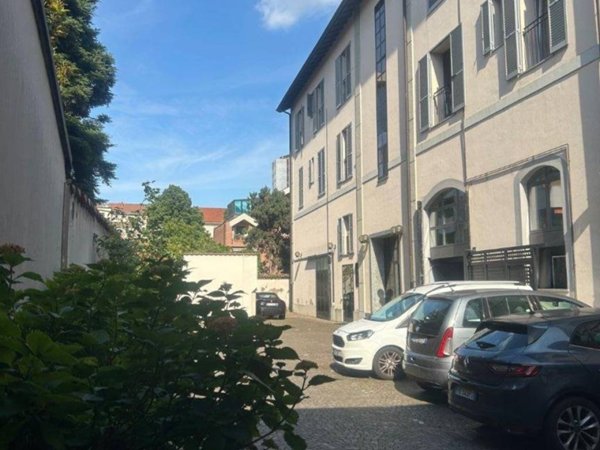 appartamento in vendita a Monza in zona Centro Storico
