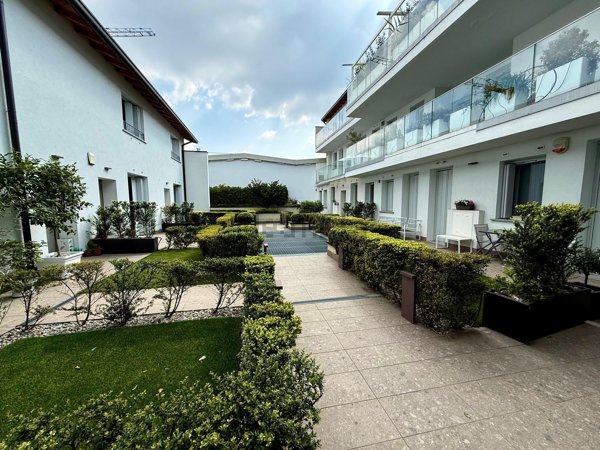 appartamento in vendita a Monza in zona Centro Storico