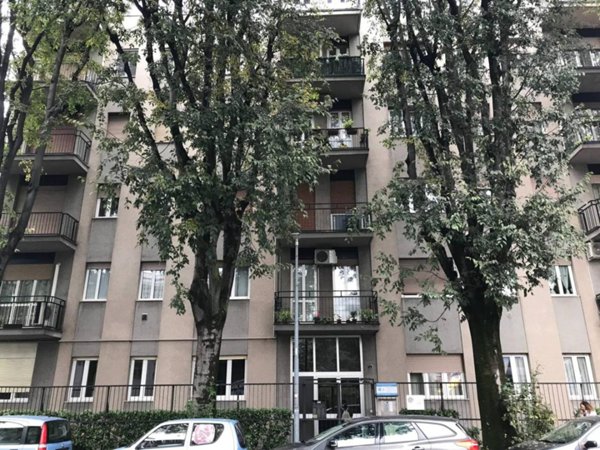 appartamento in vendita a Monza in zona Centro Storico