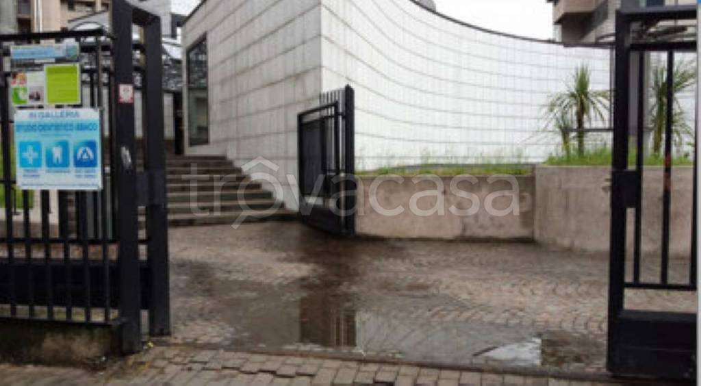 negozio in vendita a Monza