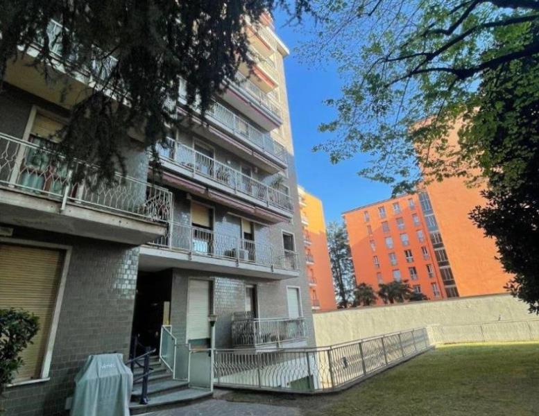appartamento in vendita a Monza in zona Ospedale San Gerardo