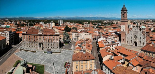 ufficio in vendita a Monza in zona Centro Storico