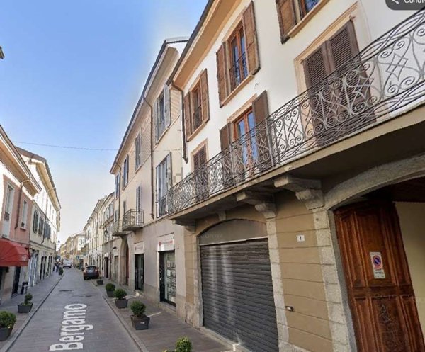 appartamento in vendita a Monza in zona Centro Storico