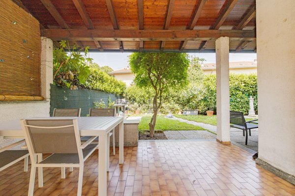 casa indipendente in vendita a Monza